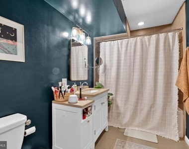 2053 E Sergeant Street - Photo Thumbnail 13