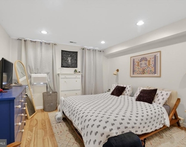 2053 E Sergeant Street - Photo Thumbnail 11