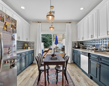 2053 E Sergeant Street - Photo Thumbnail 6