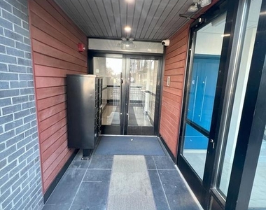 1611-15 Ridge Avenue - Photo Thumbnail 2