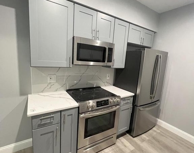 1611-15 Ridge Avenue - Photo Thumbnail 11