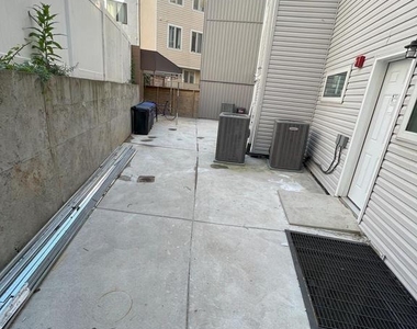 1611-15 Ridge Avenue - Photo Thumbnail 36