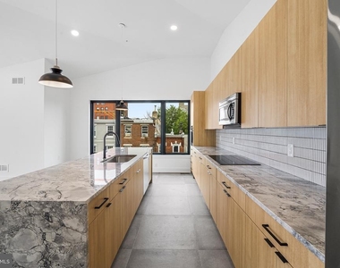 1772 N Front Street - Photo Thumbnail 4