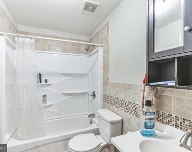 331 N 40th Street - Photo Thumbnail 5