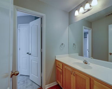 1554 Homewood Cir - Photo Thumbnail 25