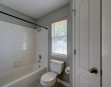 1554 Homewood Cir - Photo Thumbnail 26
