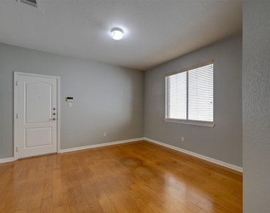 1554 Homewood Cir - Photo Thumbnail 15