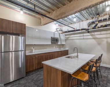 4534 Spruce Street - Photo Thumbnail 8