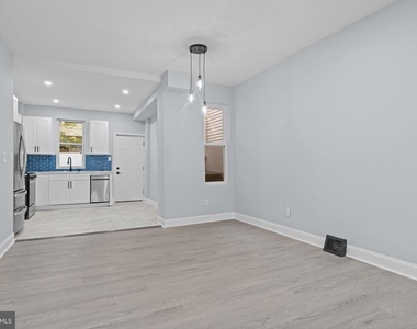 1612 S 24th Street - Photo Thumbnail 3