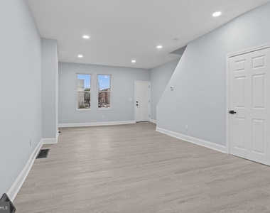 1612 S 24th Street - Photo Thumbnail 2
