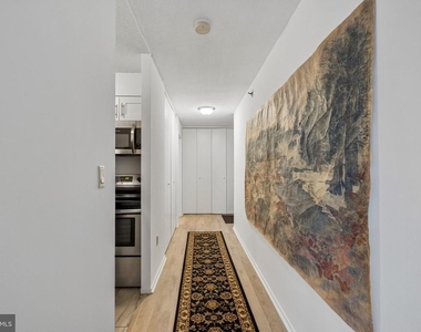 2020 Walnut Street - Photo Thumbnail 7