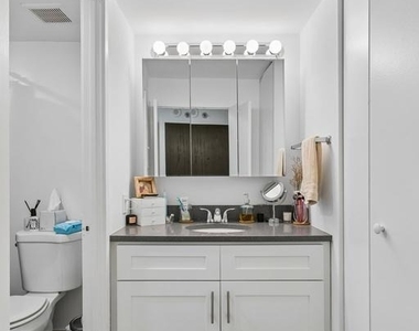 2020 Walnut Street - Photo Thumbnail 5