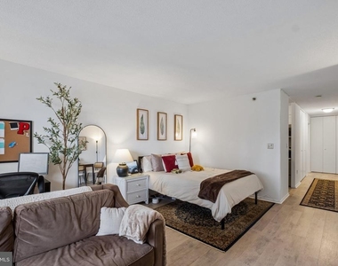 2020 Walnut Street - Photo Thumbnail 2