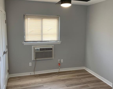 5424-5426 Rising Sun Avenue - Photo Thumbnail 8