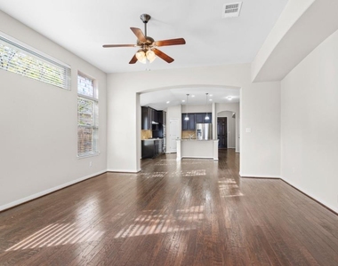 2923 Bluffstone Dr - Photo Thumbnail 24