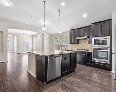 2923 Bluffstone Dr - Photo Thumbnail 18
