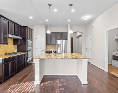 2923 Bluffstone Dr - Photo Thumbnail 21