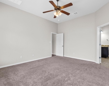 2923 Bluffstone Dr - Photo Thumbnail 7