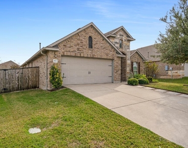 2923 Bluffstone Dr - Photo Thumbnail 1