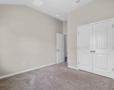 2923 Bluffstone Dr - Photo Thumbnail 16