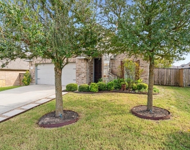 2923 Bluffstone Dr - Photo Thumbnail 2
