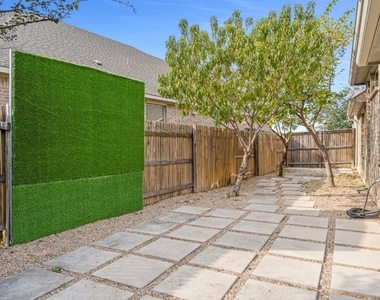 2923 Bluffstone Dr - Photo Thumbnail 28