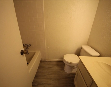 3206 Spaniel Dr - Photo Thumbnail 10