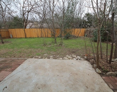 3206 Spaniel Dr - Photo Thumbnail 16