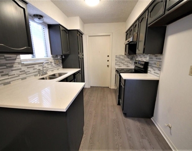 3206 Spaniel Dr - Photo Thumbnail 6