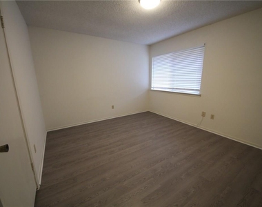 3206 Spaniel Dr - Photo Thumbnail 12