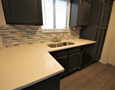 3206 Spaniel Dr - Photo Thumbnail 3