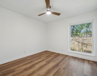 7801 Shoal Creek Blvd - Photo Thumbnail 12