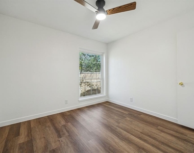 7801 Shoal Creek Blvd - Photo Thumbnail 1