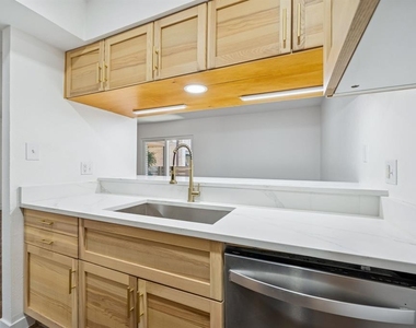 7801 Shoal Creek Blvd - Photo Thumbnail 11