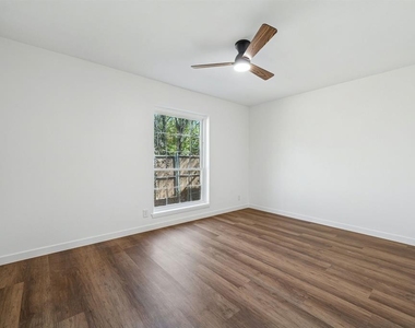 7801 Shoal Creek Blvd - Photo Thumbnail 14
