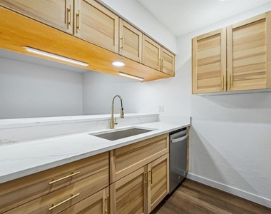 7801 Shoal Creek Blvd - Photo Thumbnail 9