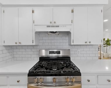 9807 Dallum Dr - Photo Thumbnail 11
