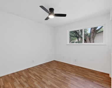 9807 Dallum Dr - Photo Thumbnail 24
