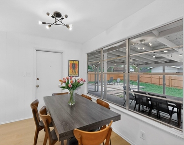 9807 Dallum Dr - Photo Thumbnail 7