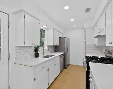 9807 Dallum Dr - Photo Thumbnail 8