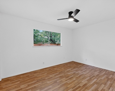 9807 Dallum Dr - Photo Thumbnail 20