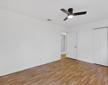 9807 Dallum Dr - Photo Thumbnail 21