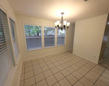 1600 Hollow Tree Blvd - Photo Thumbnail 6