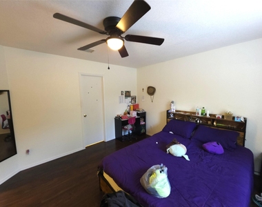 1600 Hollow Tree Blvd - Photo Thumbnail 7