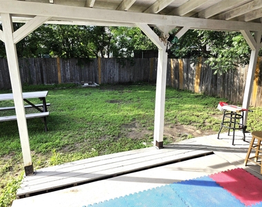 1600 Hollow Tree Blvd - Photo Thumbnail 13