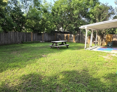 1600 Hollow Tree Blvd - Photo Thumbnail 15