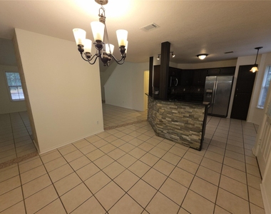 1600 Hollow Tree Blvd - Photo Thumbnail 4