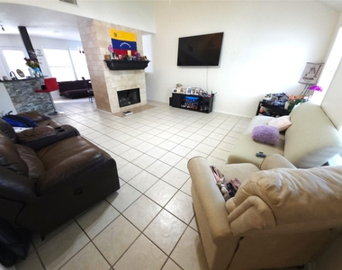 1600 Hollow Tree Blvd - Photo Thumbnail 1
