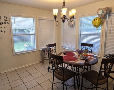1600 Hollow Tree Blvd - Photo Thumbnail 3