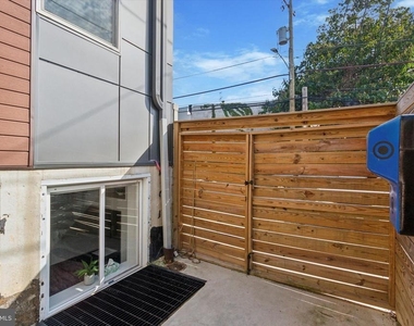 1500 N Myrtlewood Street - Photo Thumbnail 22